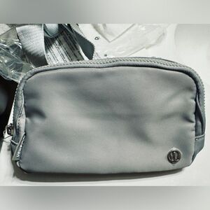 NWT Lululemon Everywhere Belt Bag Silver Drop Extended Strap Cute Hands Free